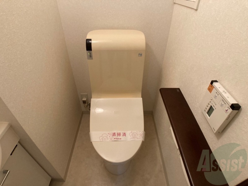 トイレ　トイレです。ウォシュレット付を探している方、おすすめです。