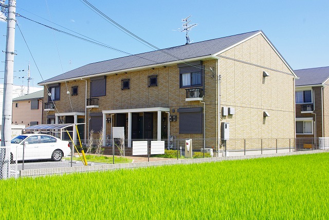 建物外観　落ち着いた雰囲気の外観です
