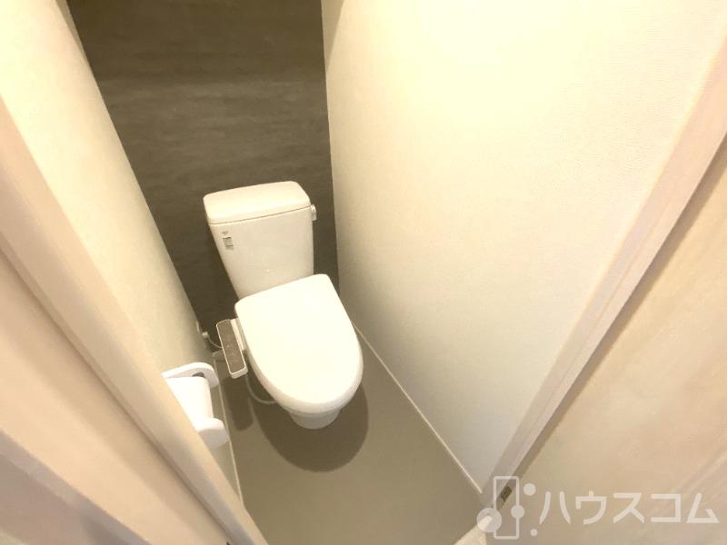 ＪＲおおさか東線 ＪＲ淡路駅 徒歩10分 3階建 築1年のトイレ写真