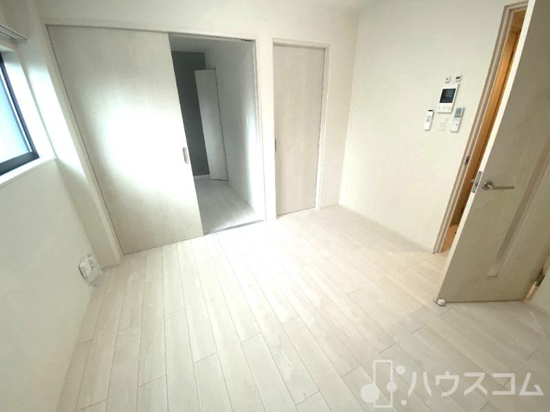ＪＲおおさか東線 ＪＲ淡路駅 徒歩10分 3階建 築1年の居間写真