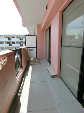 バルコニー　日当り良好の南向き