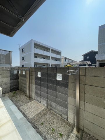 バルコニー　外からの目が気にならないバルコニーで洗濯物が干せます
