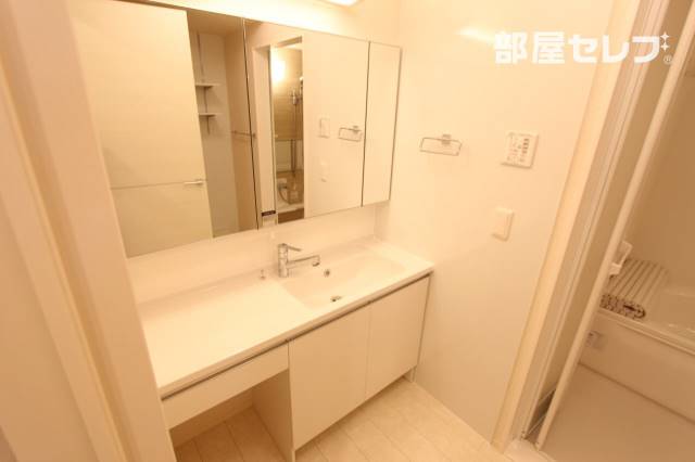 洗面設備　※１０１号室の写真です。