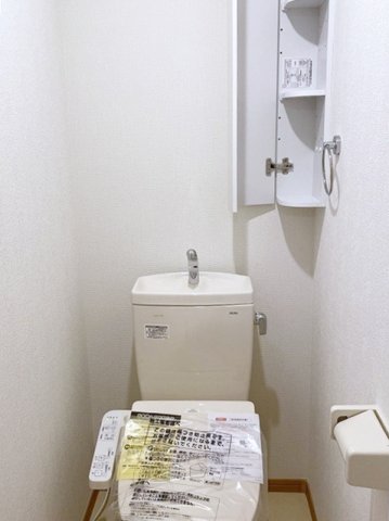 トイレ　落ち着いた色調のトイレです♪
