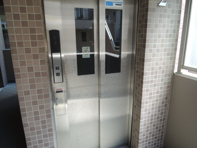 京王線 明大前駅 徒歩8分 8階建 築25年の外観写真