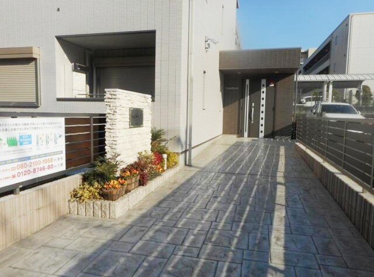 エントランス　建物入口☆