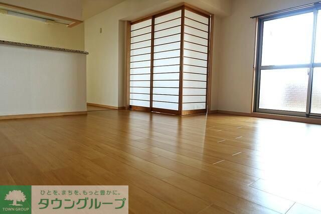 クレサンテームの居間写真