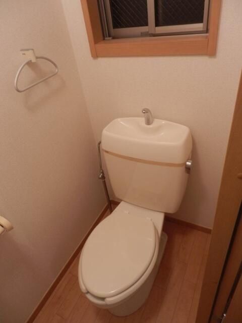 ＪＲ南武線 中野島駅 徒歩5分 3階建 築24年のトイレ写真