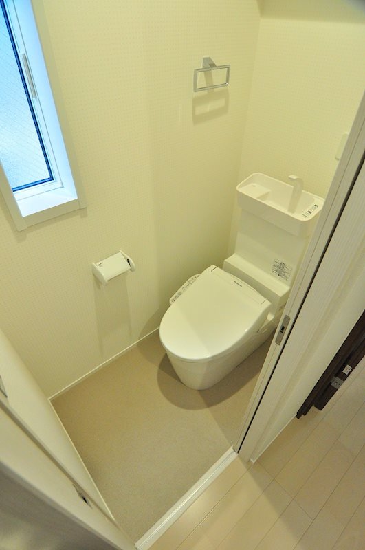つくばエクスプレス 浅草駅 徒歩1分 6階建 築7年のトイレ写真