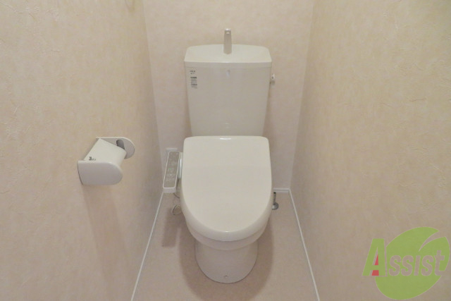 トイレ　トイレには嬉しいウォシュレット機能が付いています。