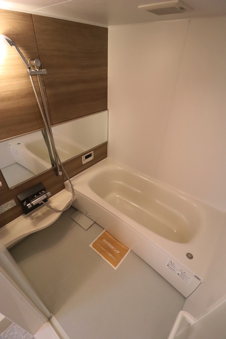 バス・シャワールーム　別のお部屋のお写真になります。