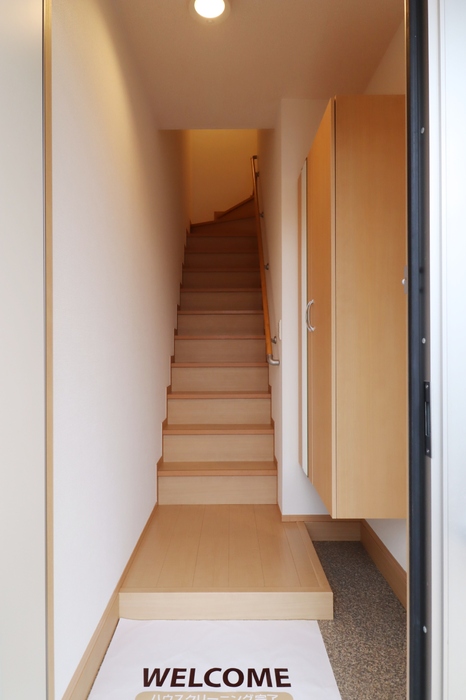 玄関　別のお部屋のお写真になります。