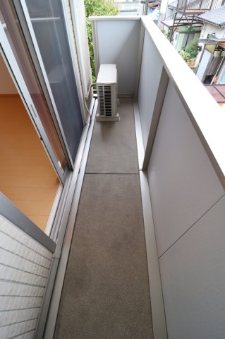 バルコニー　別のお部屋のお写真になります。
