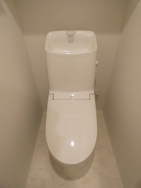 クロスレジデンス神田神保町 CROSS RESIDENCEのトイレ写真