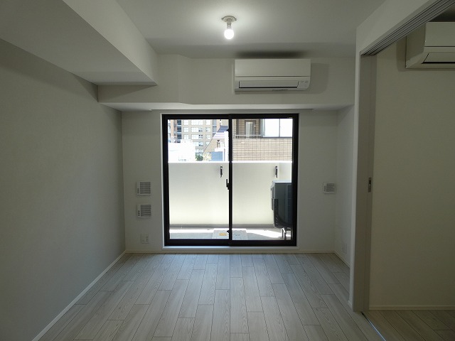 クロスレジデンス神田神保町 CROSS RESIDENCEの居間写真