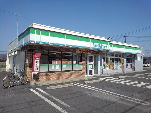 コンビニ　ファミリーマート 中津上宮永店（コンビニ）まで950m