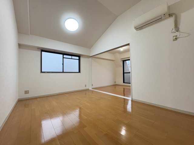 本山アネックスの居間写真