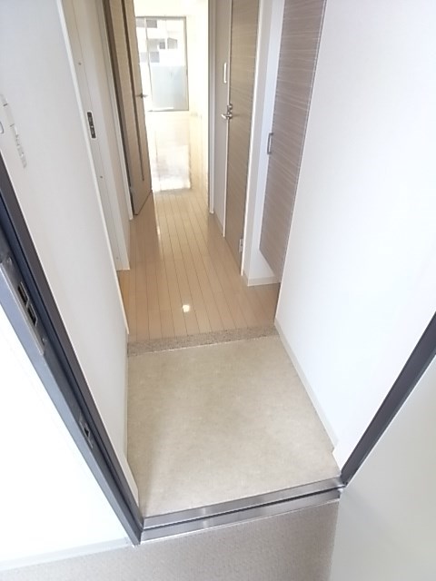 リベルテ神戸の玄関写真