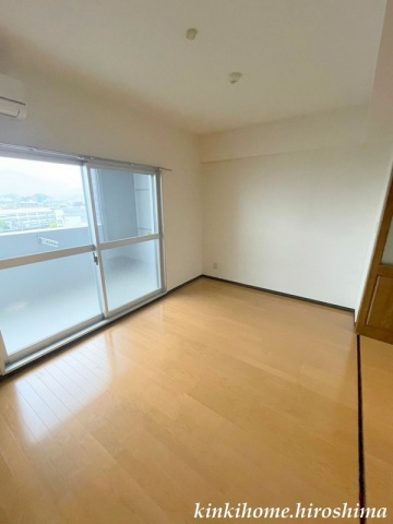 その他　写真は反転タイプ（別号室）