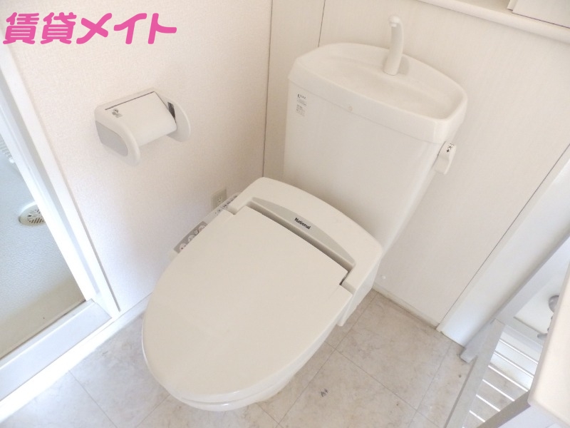 トイレ　同型参考写真