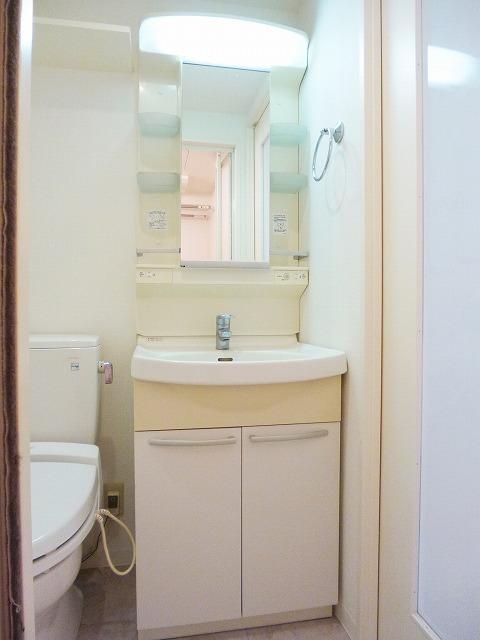 洗面設備　※別部屋の参考写真です。