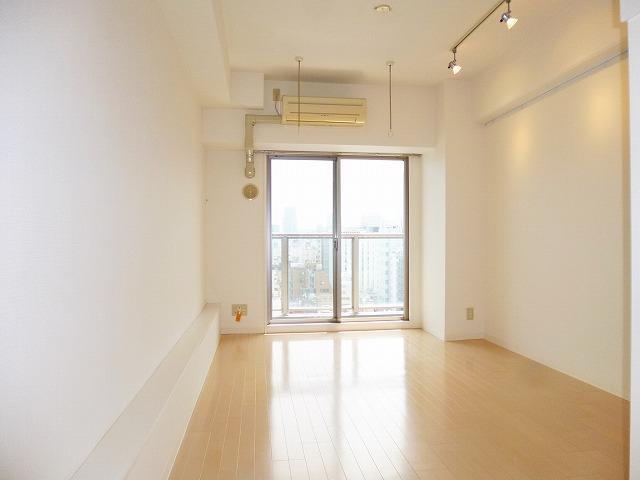 居室・リビング　※別部屋の参考写真です。