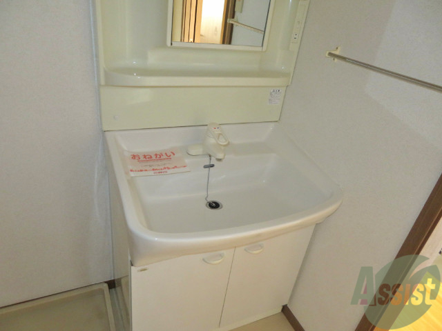 洗面設備　洗面台は独立していて、使いやすそうです。