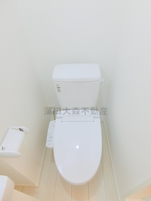 トイレ　温水洗浄便座付きのトイレ
