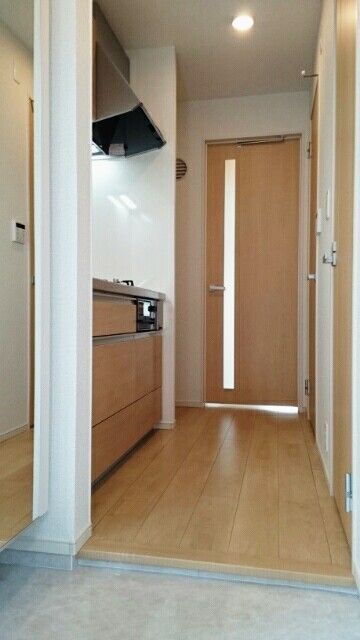 ＪＲ高崎線 宮原駅 バス乗車時間：10分 最寄りバス停で下車 徒歩3分 3階建 築7年の玄関写真