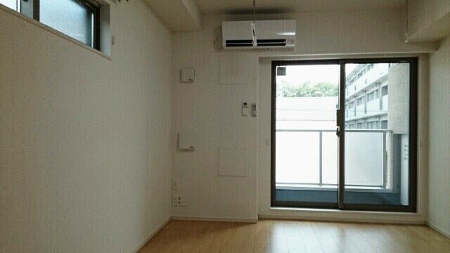 ＪＲ高崎線 宮原駅 バス乗車時間：10分 最寄りバス停で下車 徒歩3分 3階建 築7年の居間写真