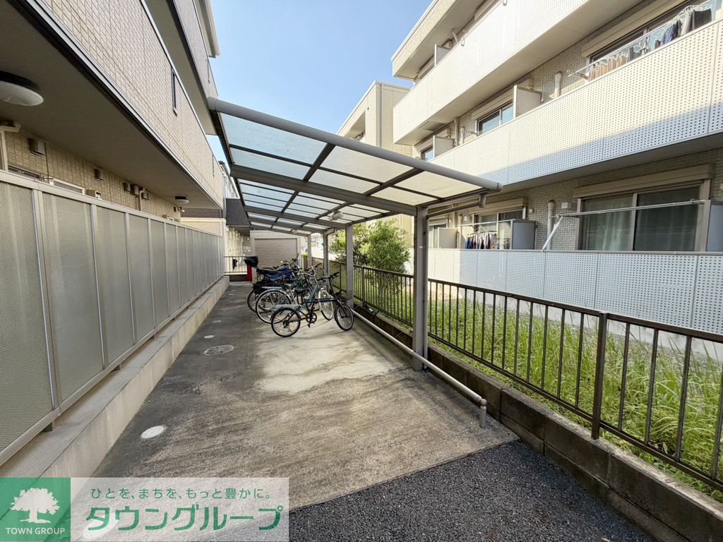 駐車場　庭