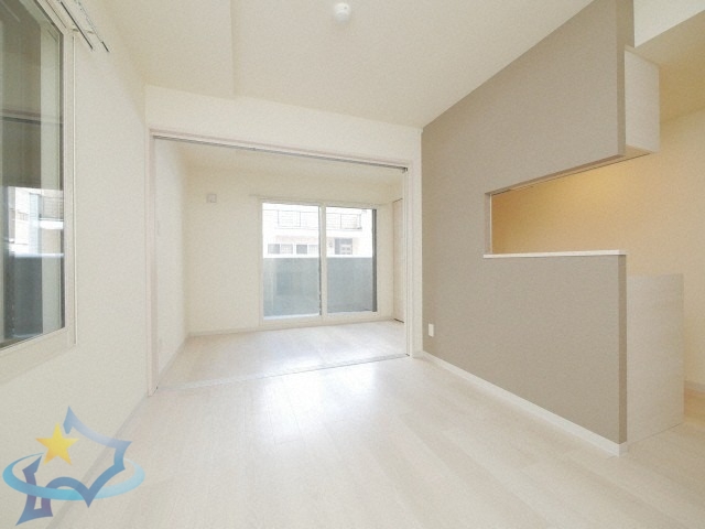 Harness南7条の居間写真