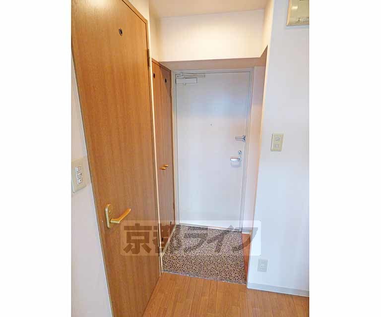 アティ今出川の玄関写真