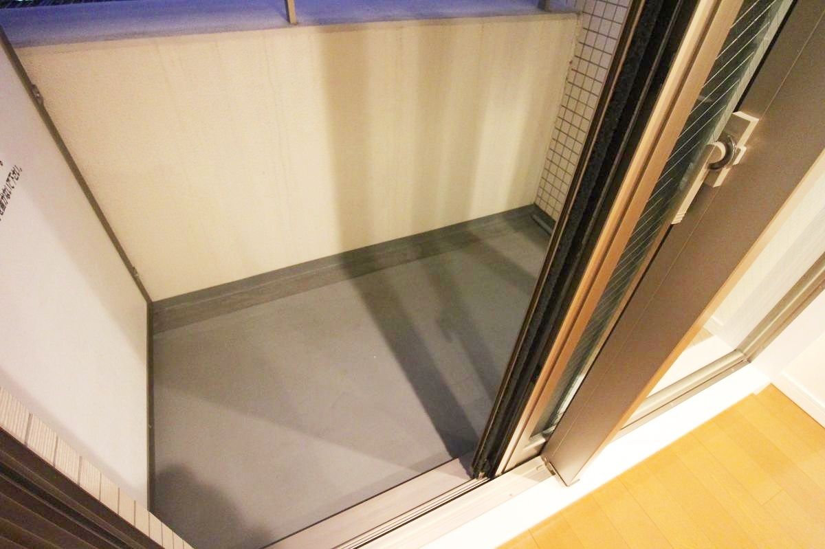 バルコニー　※別部屋参考写真となります。