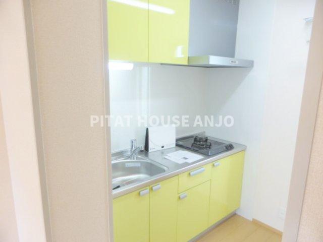 キッチン　同物件別部屋