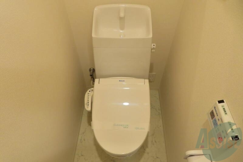 トイレ　トイレはウォシュレット完備で嬉しいですね。