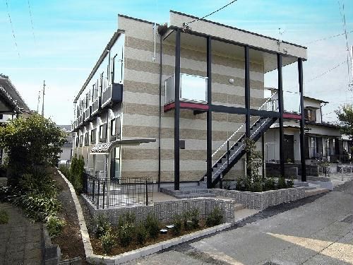 沼津市西沢田のアパートの建物外観