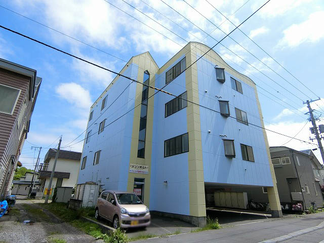 【函館市千代台町のマンションの建物外観】