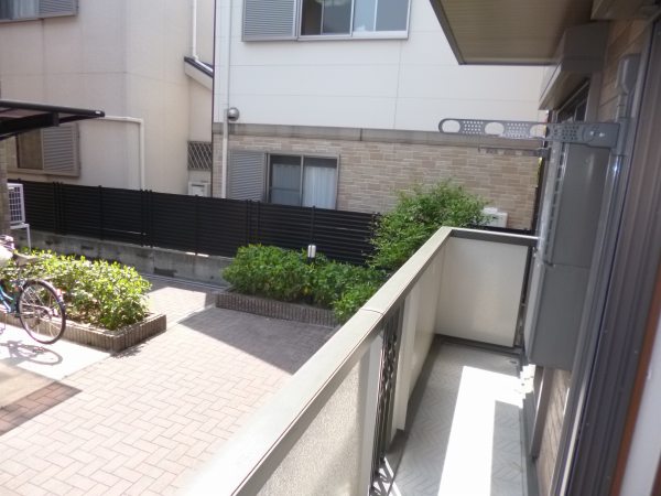 バルコニー　南向きで日当たり良好です。