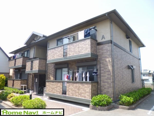 建物外観　「ルミエールA棟」、現地待ち合わせでのご案内も可能です。