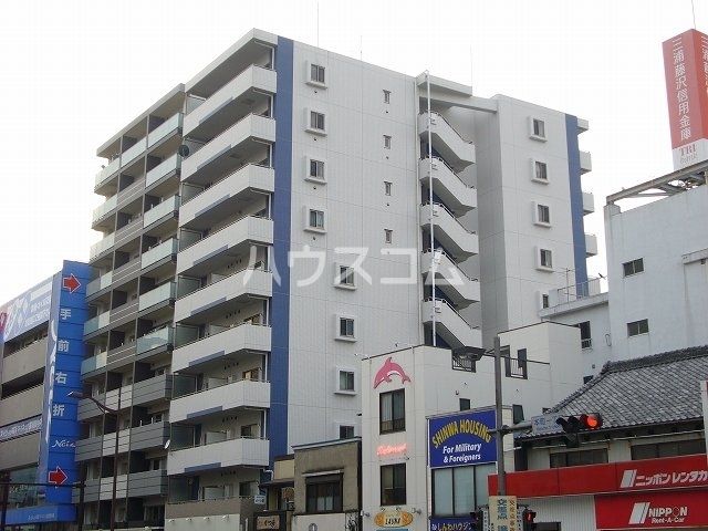 横須賀市本町のマンションの建物外観