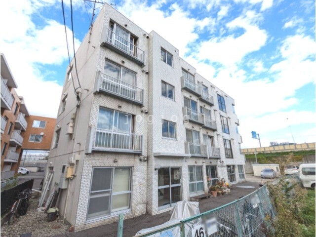 【札幌市中央区南二十条西のマンションの建物外観】