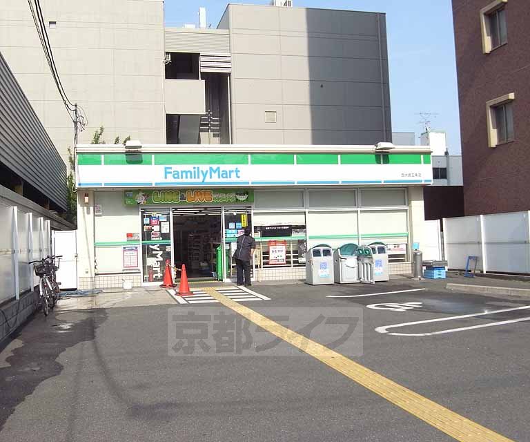 【京都市右京区西院高田町のマンションのコンビニ】