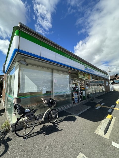コンビニ　ファミリーマート　播磨北本荘店（コンビニ）まで400m