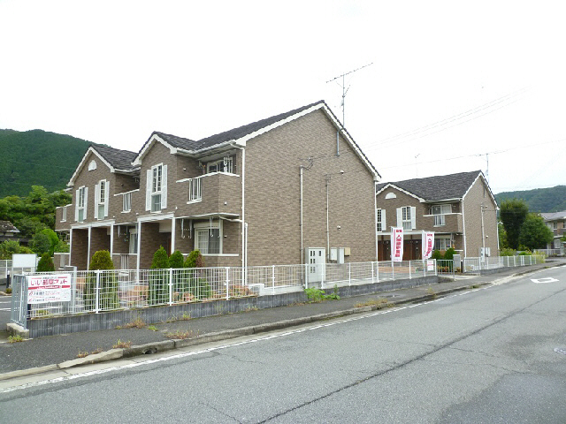 宍粟市山崎町段のアパートの建物外観