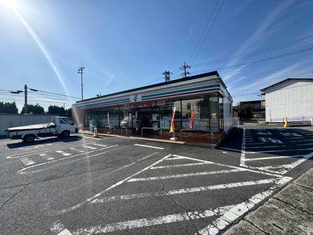 コンビニ　セブンイレブン津市一身田中野店（コンビニ）まで612m