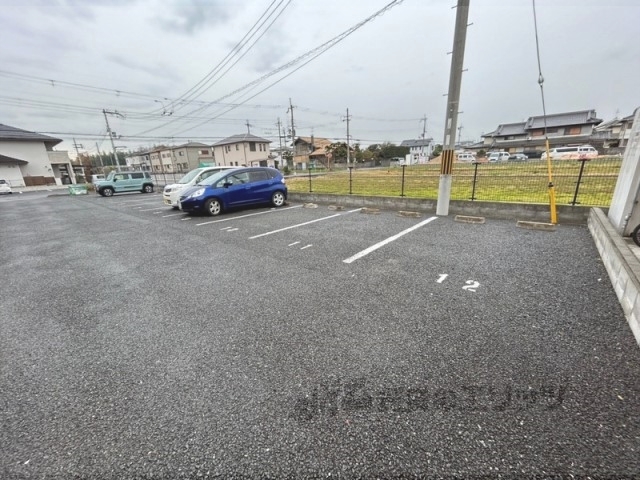 【大和高田市中今里町のアパートの駐車場】