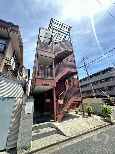 【吹田市岸部南のマンションのエントランス】