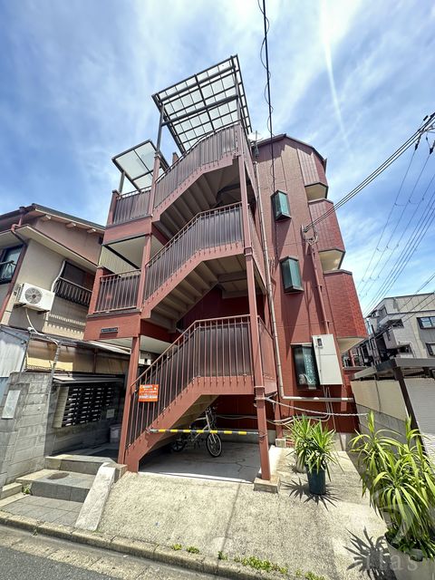 吹田市岸部南のマンションの建物外観