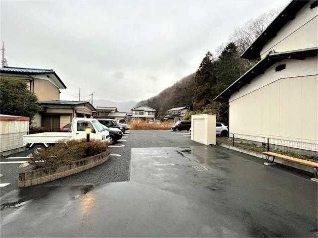 【大里郡寄居町大字末野のアパートの駐車場】